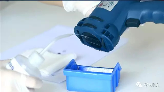 如何維護保養(yǎng)EBS250手持式噴碼機?