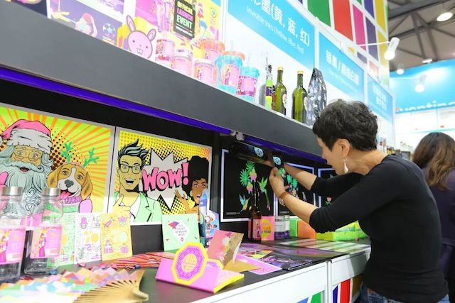 全印展上,HP噴碼機(jī)推出各類打印技術(shù)的作品