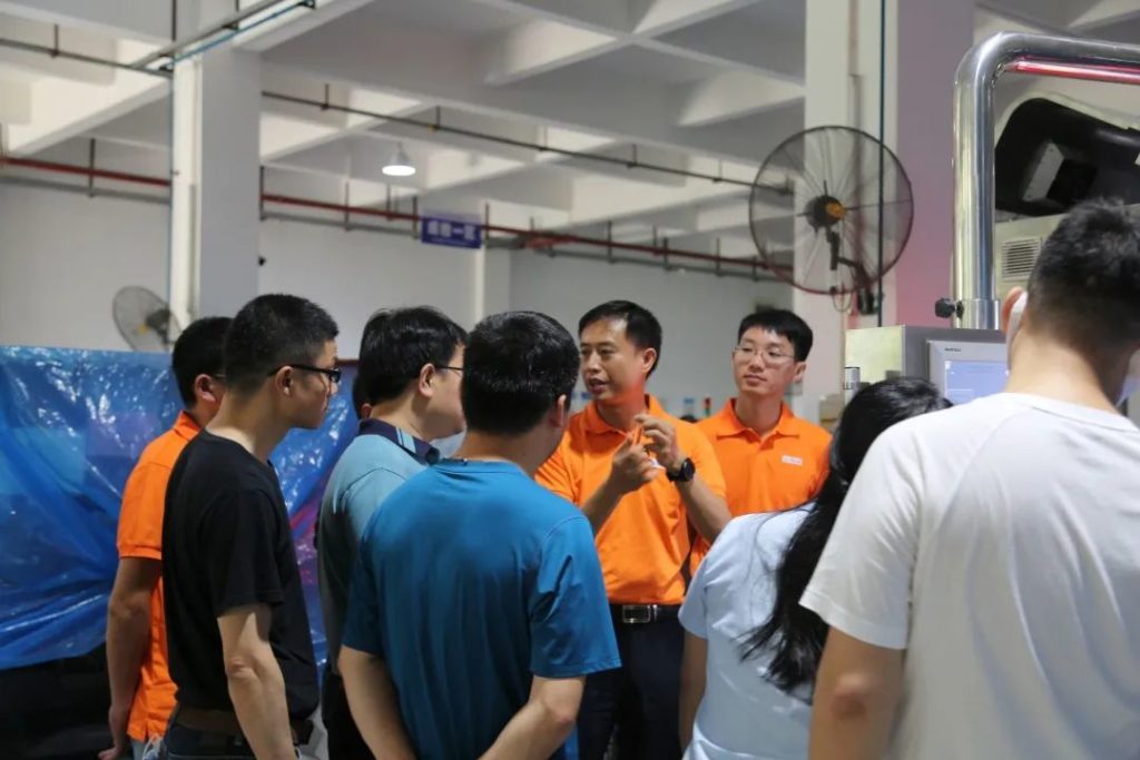 企業(yè)考察 | 新希望乳業(yè)高層團(tuán)隊(duì)到依瑪進(jìn)行考察交流